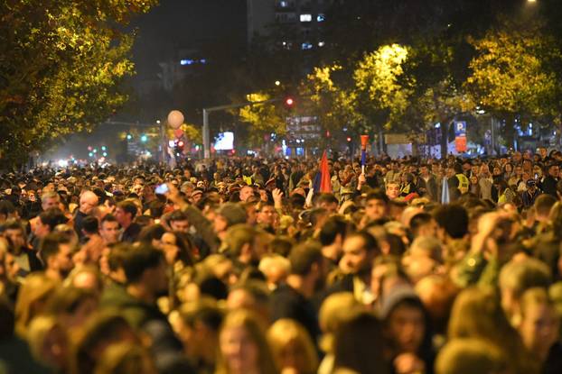 Veliki broj građana u Novom Sadu, dočekuje studente