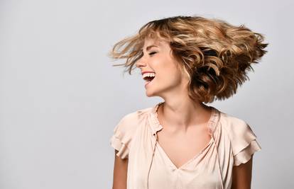Valovi u kosi: Uvijek moderna frizura koja prkosi trendovima