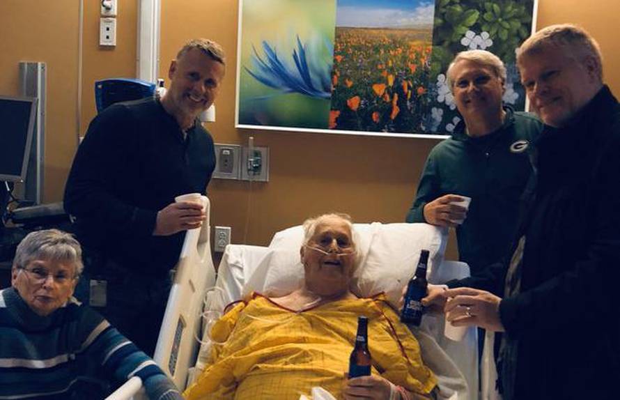 Djed je samo želio popiti još jedno pivo sa svojim sinovima