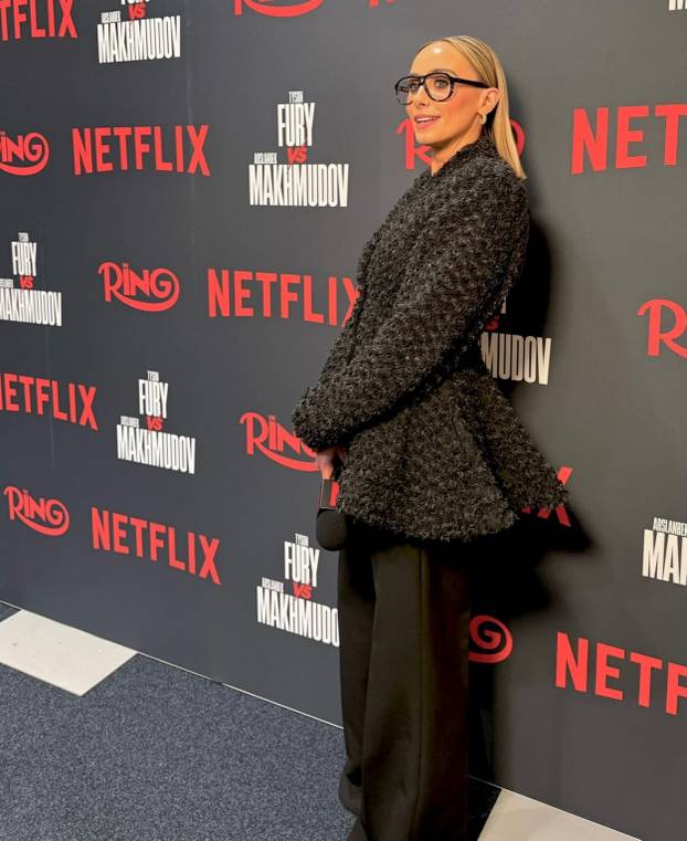 FOTO Omiljena voditeljica iz Engleske iznenadila je potezom