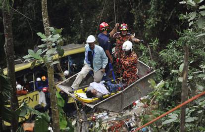 Malezija: Bus se strovalio u tijesnac, poginulo je 37 ljudi