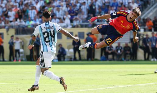 Pogledajte brutalan start Enza Fernandeza za crveni u finalu. A onda je Messi imao svoj zahtjev
