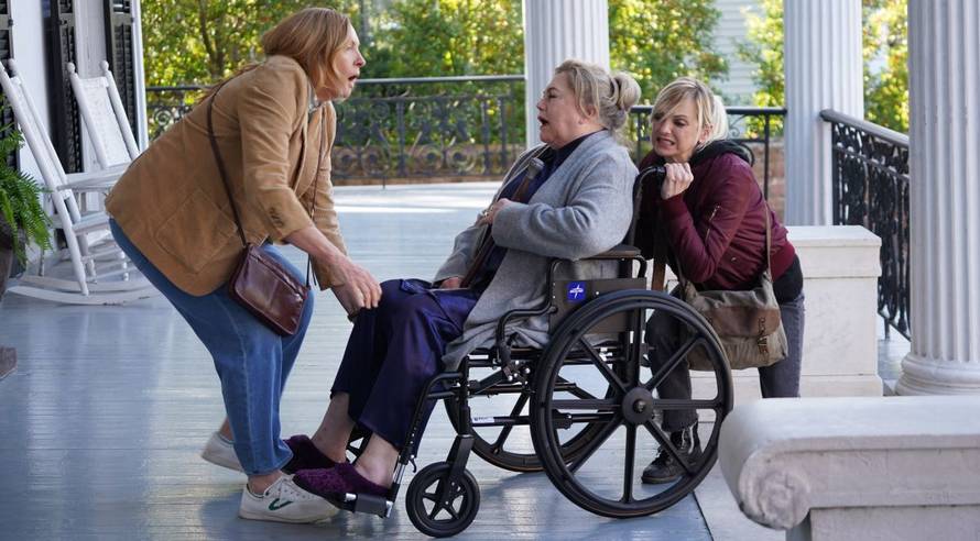 Toni Collette i Anna Faris bore se za bogatstvo u komediji ‘Na$ljedstvo’