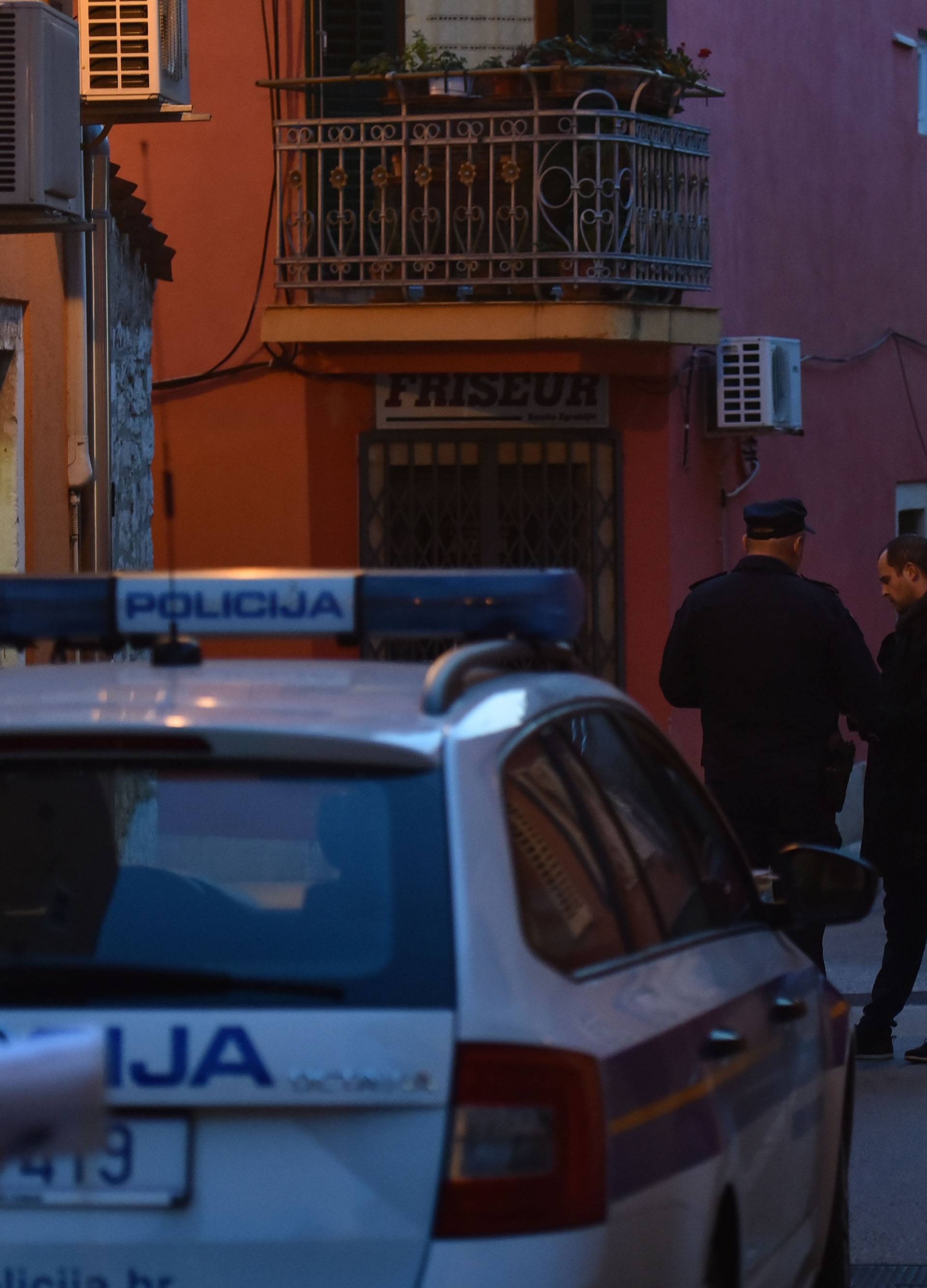 'Tuga je velika, ali ni na pogreb mu neću moći otići. Kako ću?'