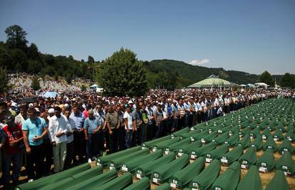 Obljetnica genocida: Maratonci trče od Ovčare do Srebrenice 