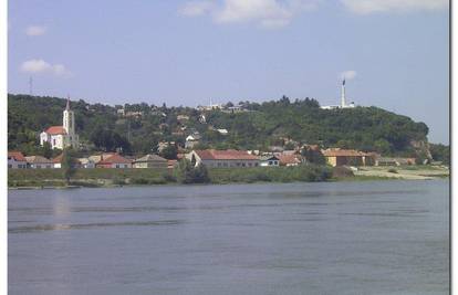 U Dunavu pronašli tijelo nestale djevojčice (13)