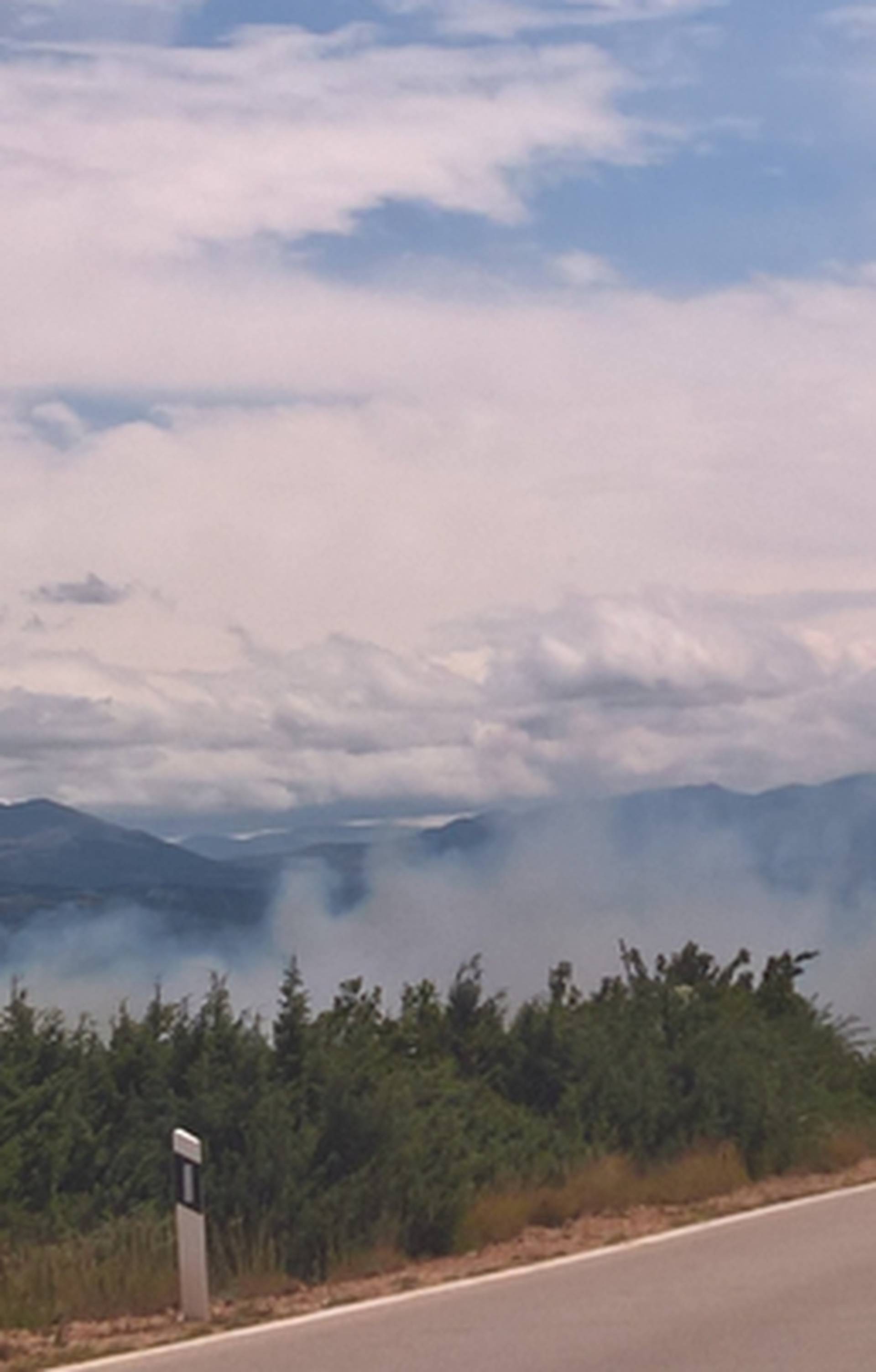 Prometni kaos: Zbog bure dio A1 zatvoren, stravične gužve