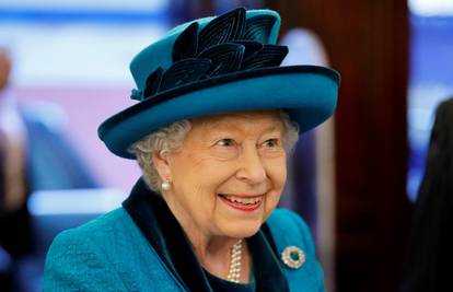 Kraljica zapošljava osobu koja će joj voditi Instagram. Plaća? 230.000 kn godišnje plus bonus