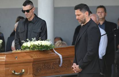 FOTO Pokrivača su pokopali uz krunicu i nagradu koju je dobio samo deset dana prije pogibije