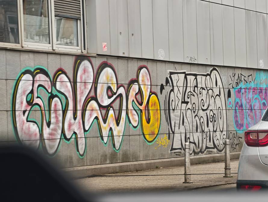 FOTO Isprobali smo Xiaomi 17 Ultra: Fotić koji želi biti telefon