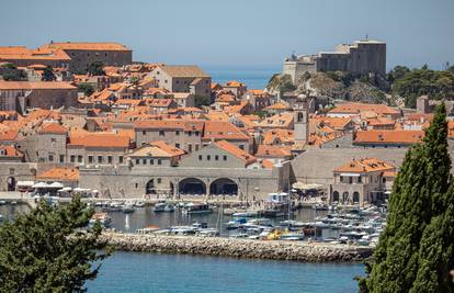 Grad Dubrovnik će stipendirati deset vukovarskih studenata