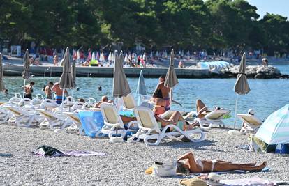 Užas kod Baške Vode: Muškarac umro u moru, izvukli ga kupači: 'Tijelo je bilo ispod suncobrana'