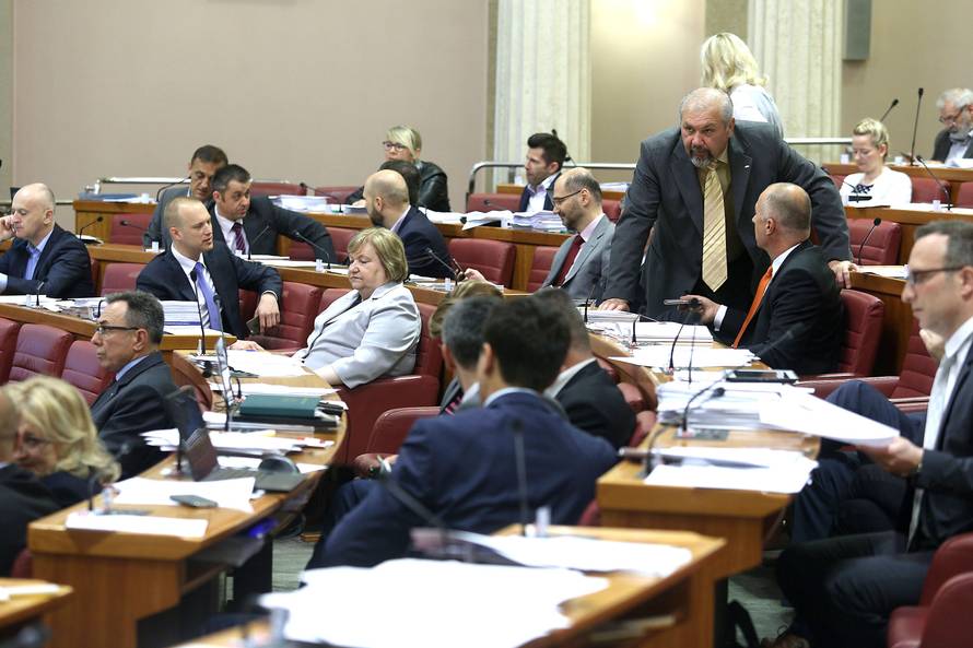 SDP traži ostavku Karamarka, a Drago Prgomet  čitave Vlade