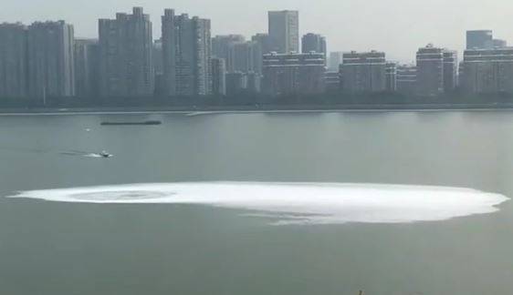 Misteriozan golemi vir na rijeci u Kini prestravio stanovnike