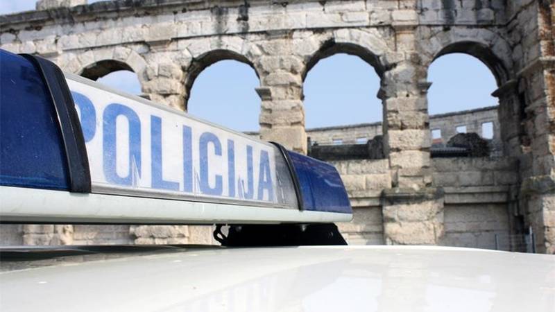 Slovenec provalil v hišo na Hrvaškem in zaspal na kavču