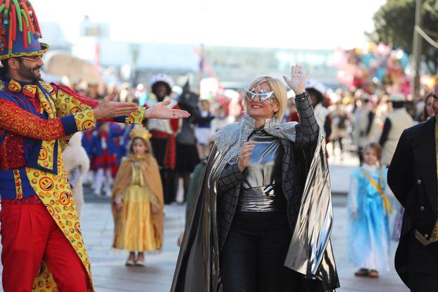 Rijeka: Tisuće maškara na Dječjem karnevalu.