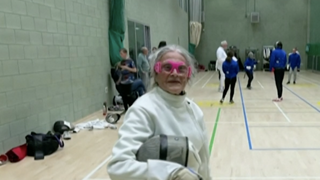 Britanka Joy ima 90 godina i bavi se mačevanjem: 'Porazim i tinejdžere, ne mogu mi ništa'