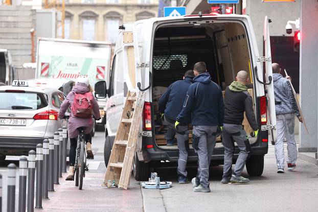 Zagreb: Gundulićeva ograđena stupićima