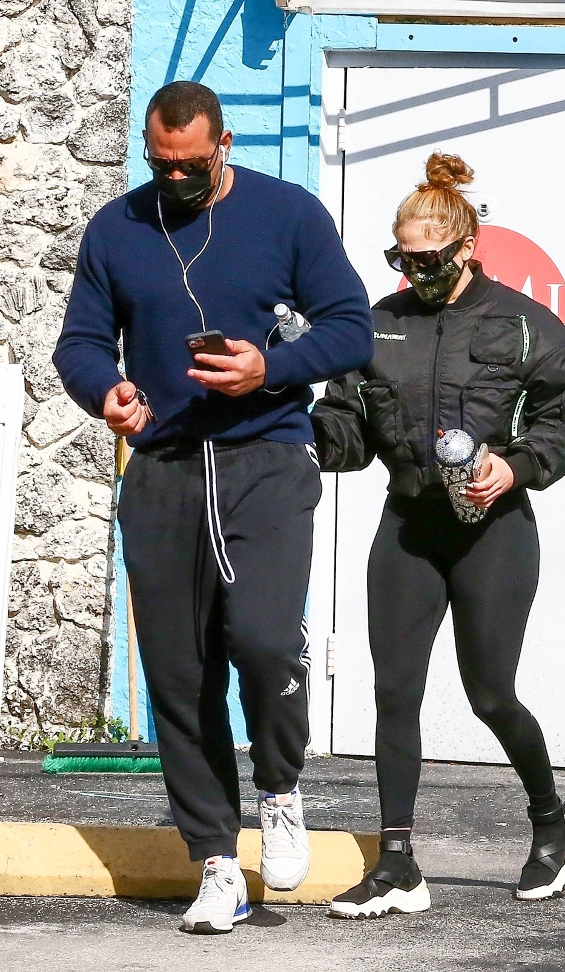 Jennifer Lopez and Alex Rodriguez get their sweat on at the gym