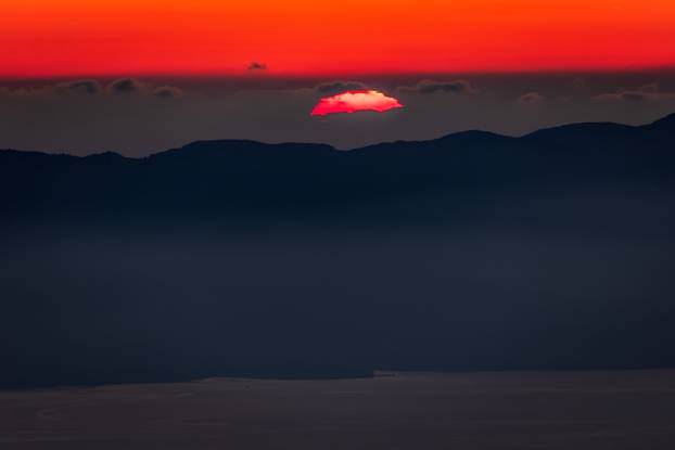 Biokovo  -  Zalaz sunca promatran sa vrhova Biokova 1100m/nm