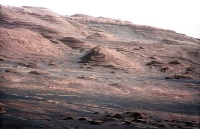 "Pozdrav s Marsa": Curiosity šalje slike kao s razglednica