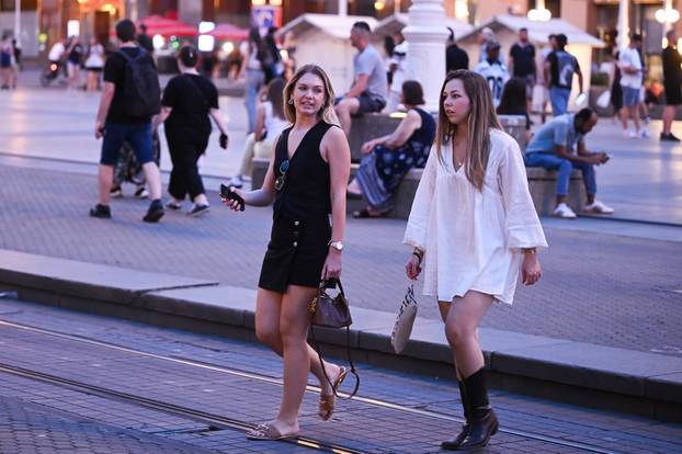 Zagreb: Ljetna večernja atmosfera u centru grada