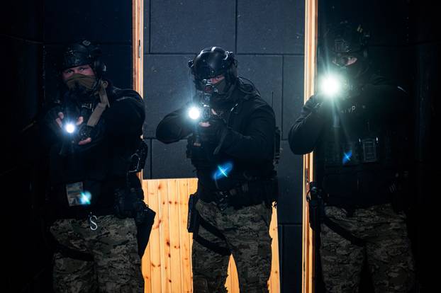 FOTO Counter-strike na hrvatski način! Pogledajte vježbu vojne policije i specijalaca iz MUP-a