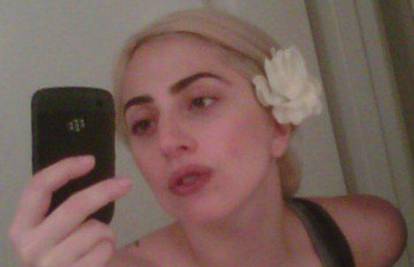 Ovako zapravo izgleda: Lady Gaga pozirala je bez šminke