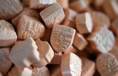 Policija u Trogiru i Makarskoj oduzela 220 tableta ecstasyja