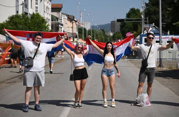 Zagreb: Obožavatelji idu prema fan zonama gdje će čekati ulazak u Hipodrom