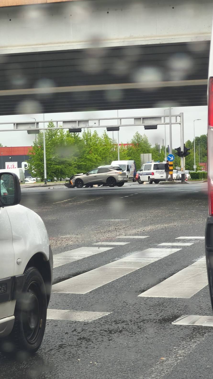 Prometna nesreća u Zagrebu, policija: 'Jedna osoba u bolnici'