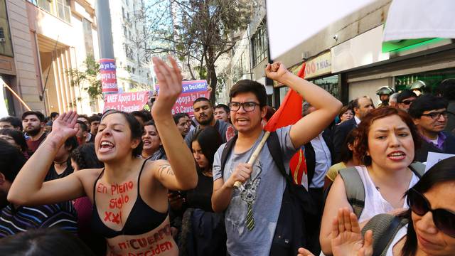 Demonstrators in favour of abortion celebrate in Santiago