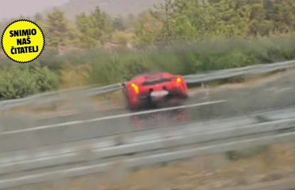 FOTO Skupim Ferrarijem sletio u ogradu na A1 kraj Šibenika