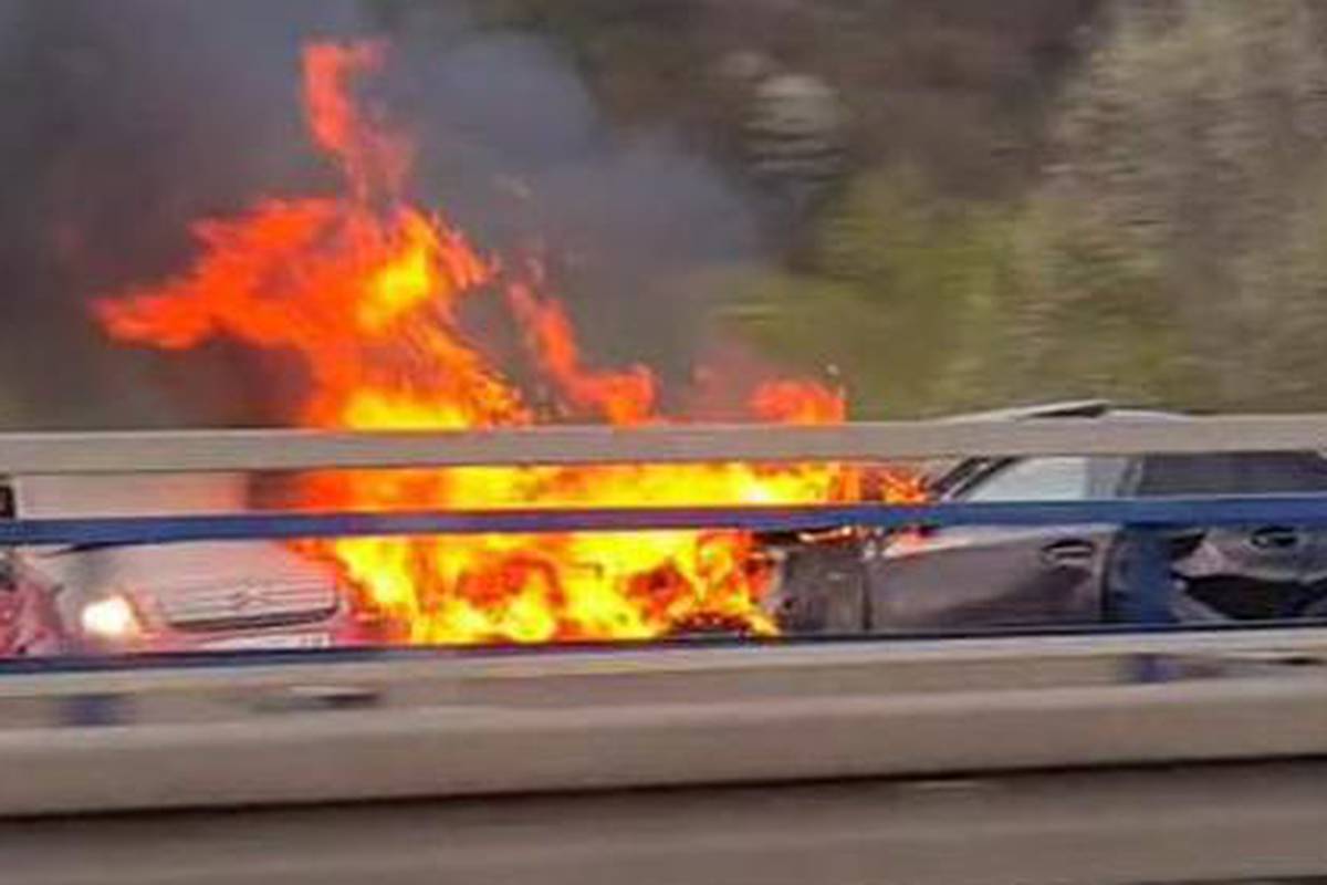 Teška nesreća kod Zaprešića: Automobili se sudarili i zapalili