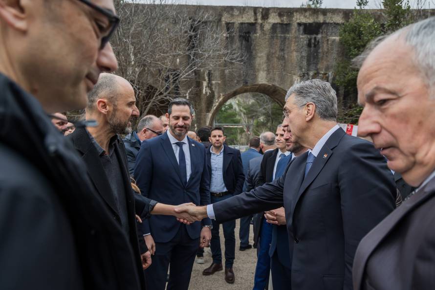Solin: Andrej Plenković u društvu ministara otvorio je radove na pročistaču vode