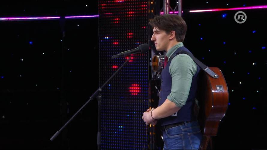 Autorskom pjesmom 'Princeza' osvojio je žiri, a napisao ju je za jednu djevojku: 'Presavršen'