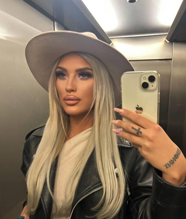 FOTO Sjećate se najzgodnije vozačice ZET-a? Teta Mraz je, pogledajte kako sad izgleda!