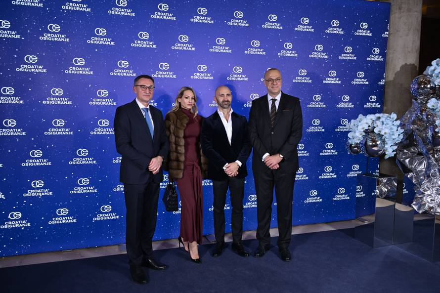 Zagreb: Okupljanje uzvanika uoči Božićnog gala koncerta Croatia osiguranja "Croatia povezana pjesmom"
