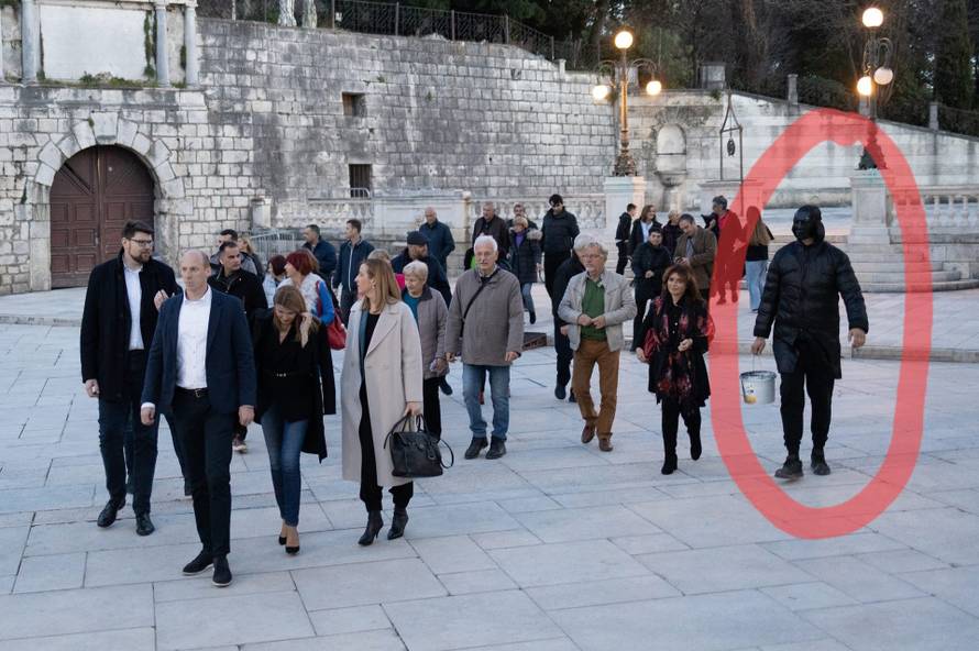 Napad na SDP-ovce u Zadru: 'Maskirani idiot nas je polio tekućinom i dao se u bijeg...'