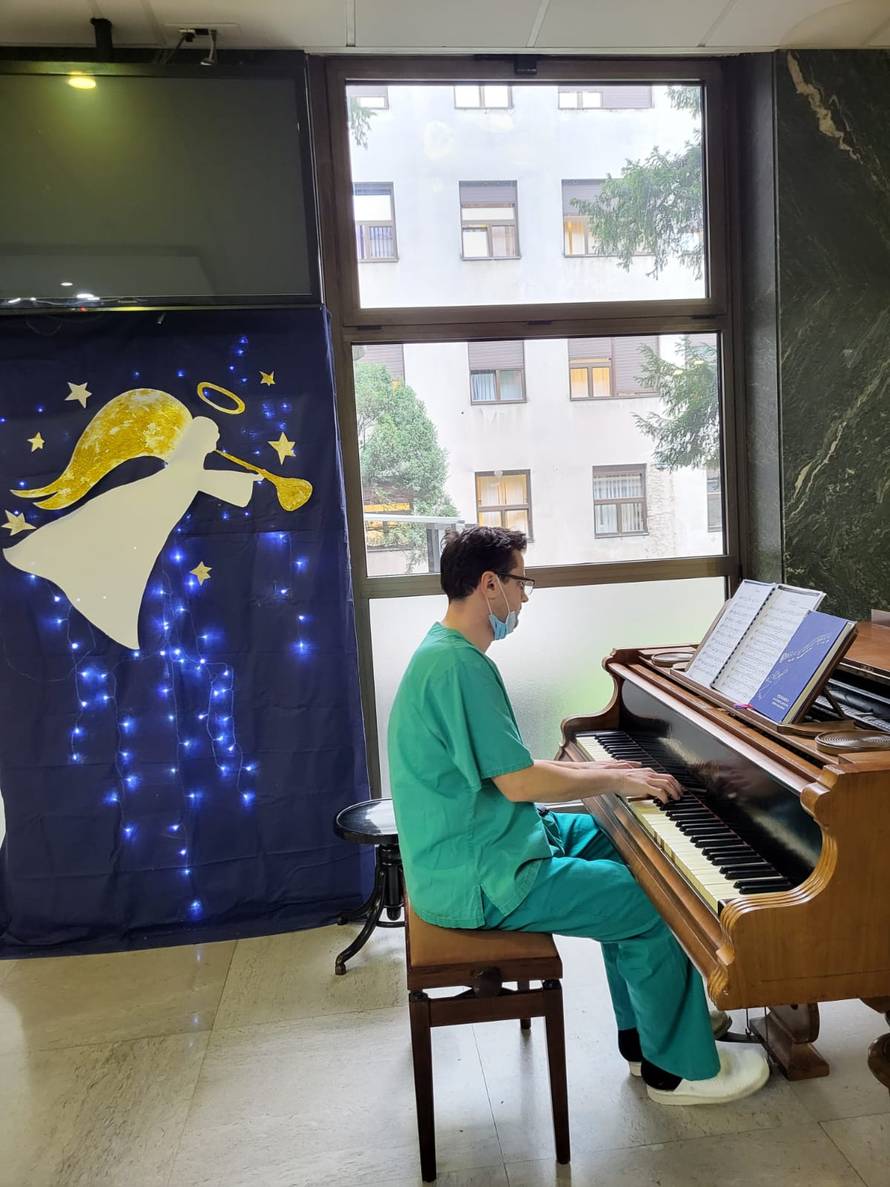 Pacijente na Rebru u prosincu liječili su i glazbom. Sestra Ana Ljubas: 'Ovo ih je oduševilo!'