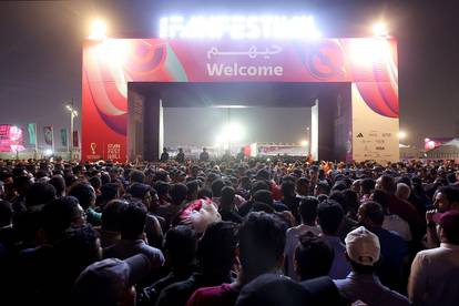 Doha: Zbog velike gužve na FIFA Fan Festivalu ljudi istrčavali u stampedu, intervenirala i policija