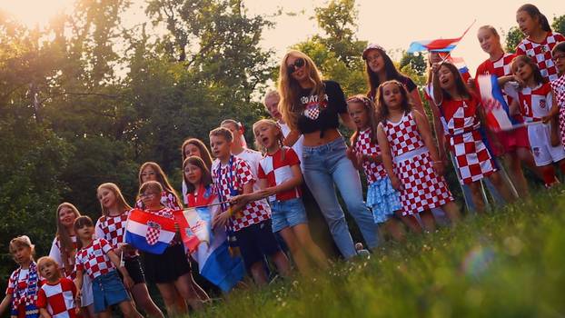 FOTO Evo kako je izgledalo snimanje za Lidijinu pjesmu