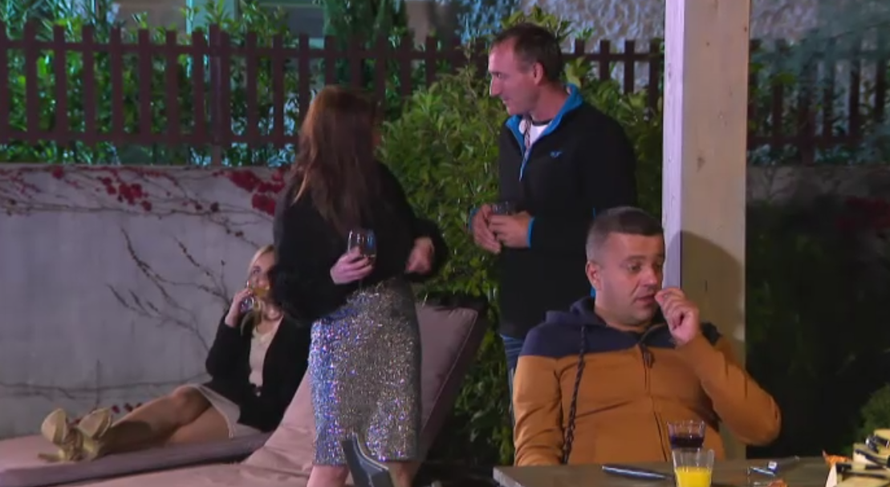 Bahra plesala po stolu, a sjela i na kukuruz: 'Tvrd kao vibrator'