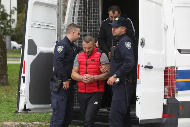 Karlovac: Privodenje dvojice osumnjicenih za pljacku zastitarskih kombija