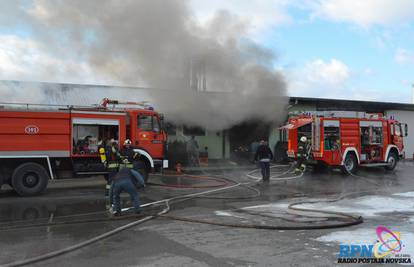 Šok: Iskra s radnikove odjeće zapalila je tvornicu u Novskoj!