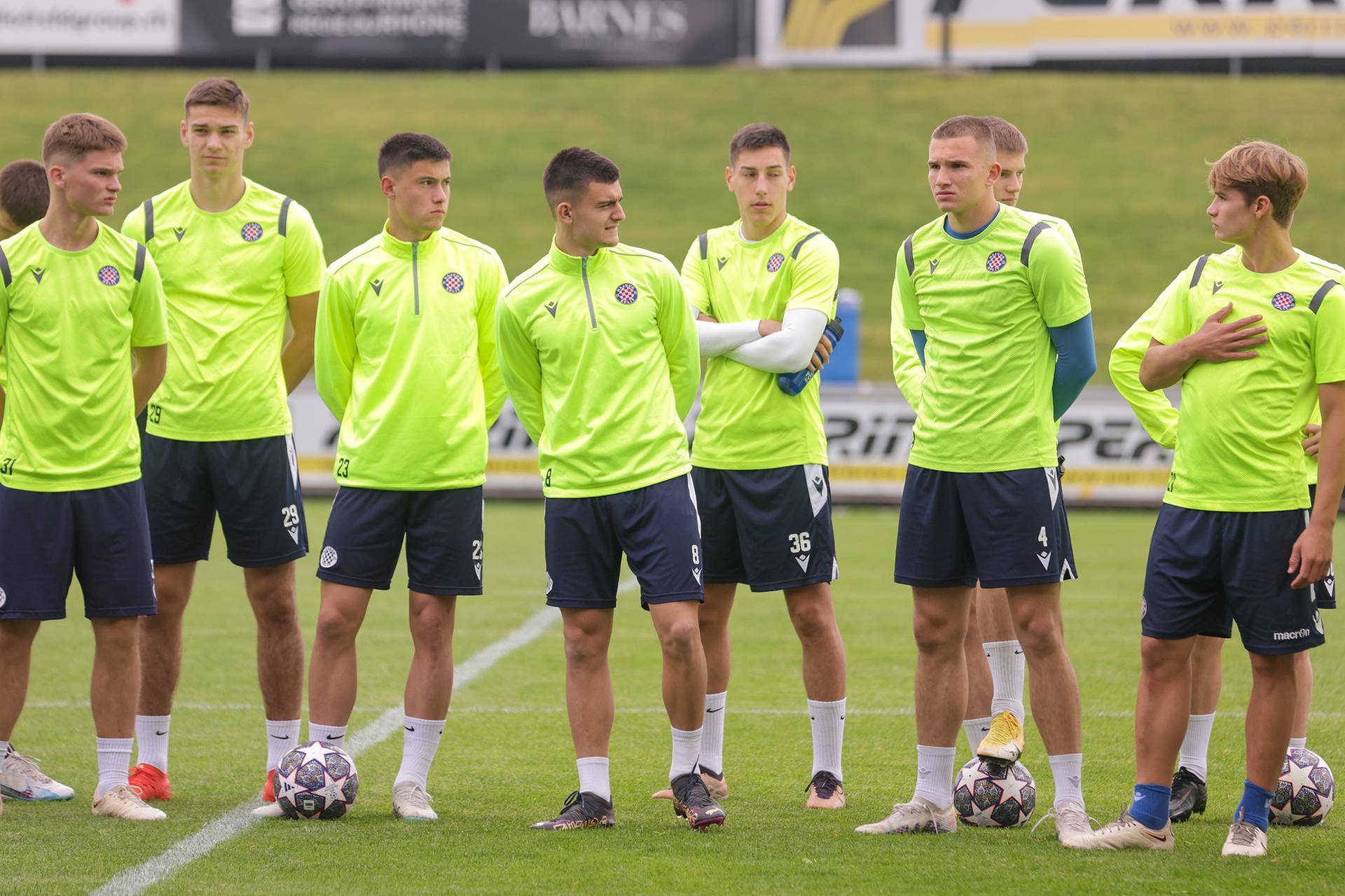 Nyon: Trening mladih nogometaša HNK Hajduk u Švicarskoj