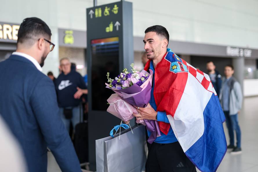 Zagreb: Atletičar Marino Bloudek sletio u Zagreb nakon povijesnog uspjeha