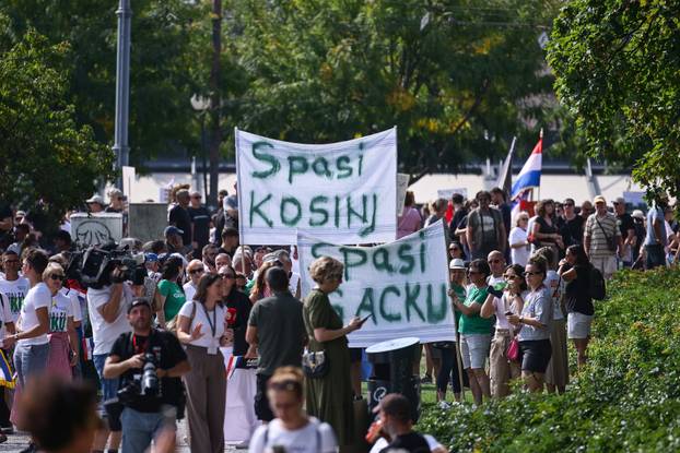 Zagreb: Okupljanje prosvjednika Hodaj za Liku, hodaj za Hrvatsku