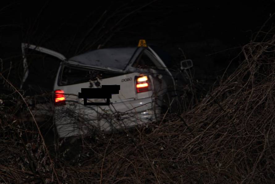 Sletio je s ceste i proletio kroz šikaru: Ozlijeđeno četvero ljudi