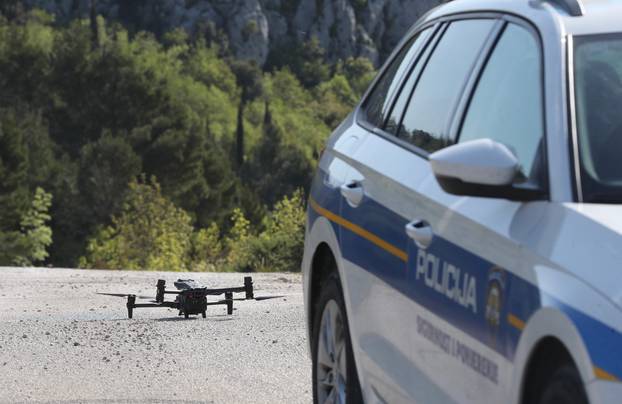 Solin: Policija nastavlja očevid nedaleko od lokacije gdje je pronađeno tijelo nepoznate osobe